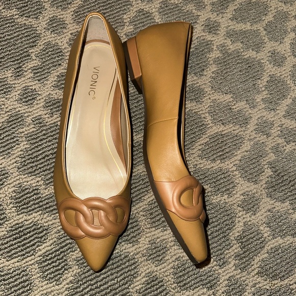 🤎NWOB Vionic Genuine Leather Ballet Flats in Camel🤎 - Picture 6 of 8